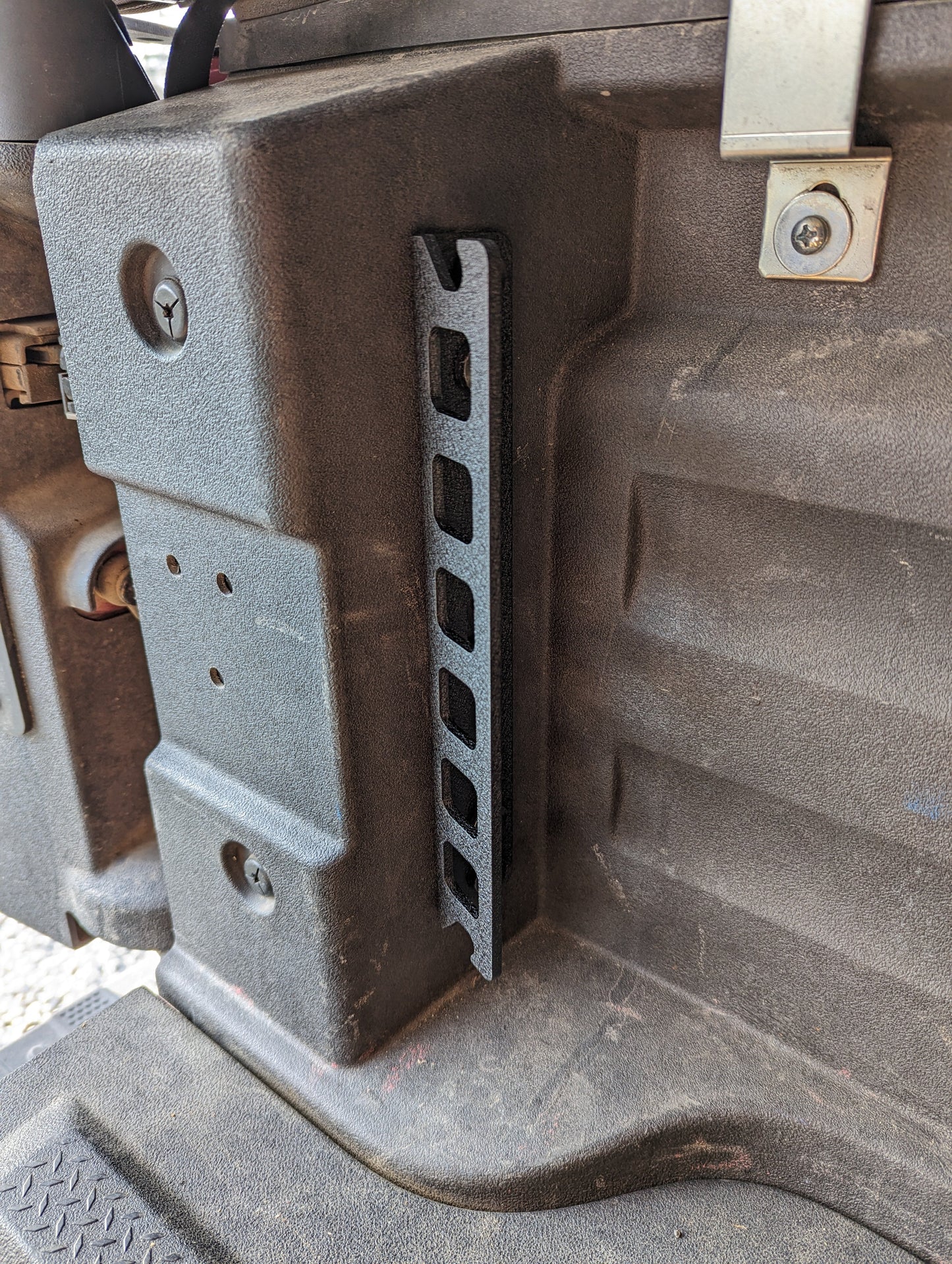 Multi-Point Bed Tie Down / 2017-2026 Ridgeline /