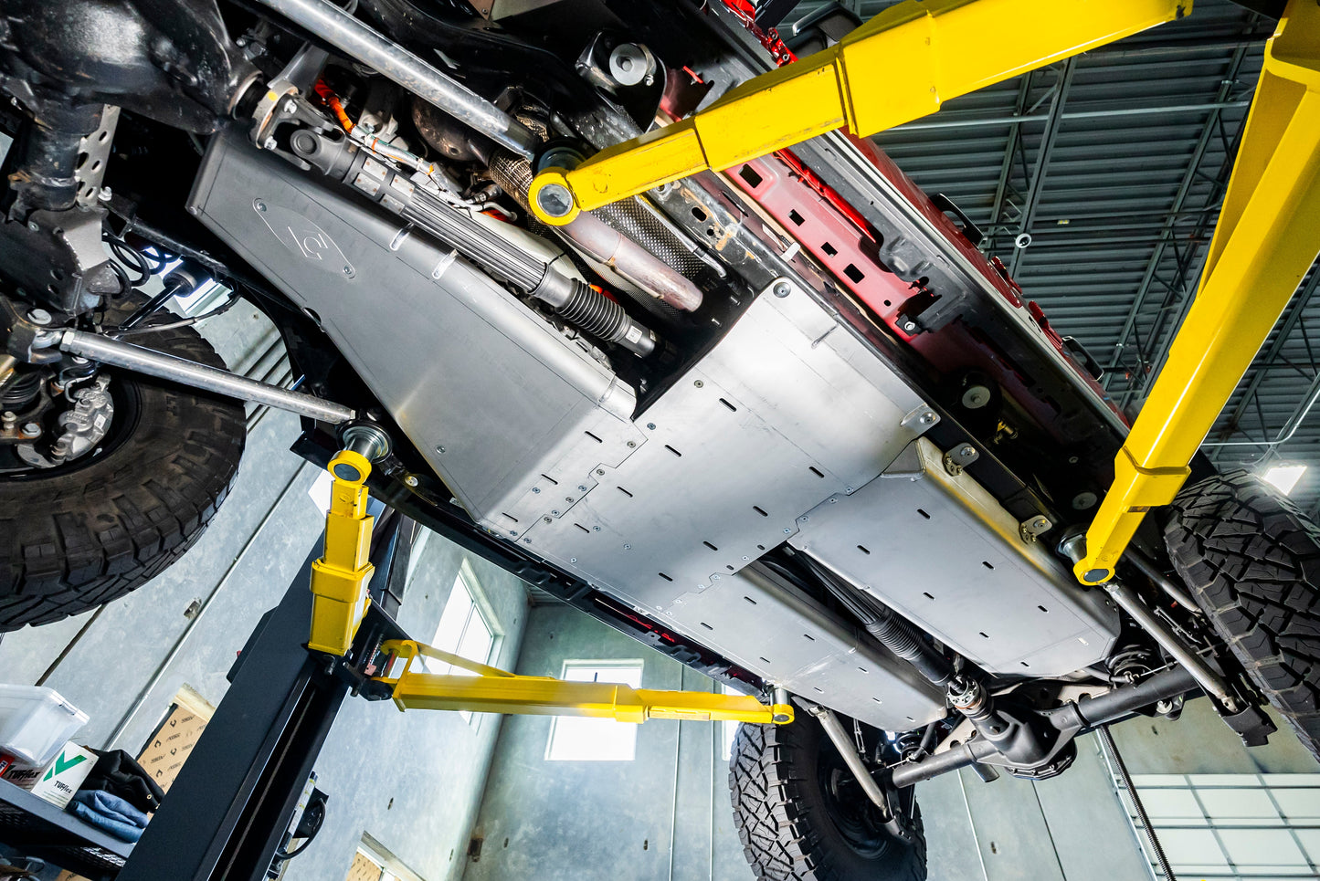 JLU 4XE BELLYPAN SKID With POWER PACK & EXHAUST SKIDs