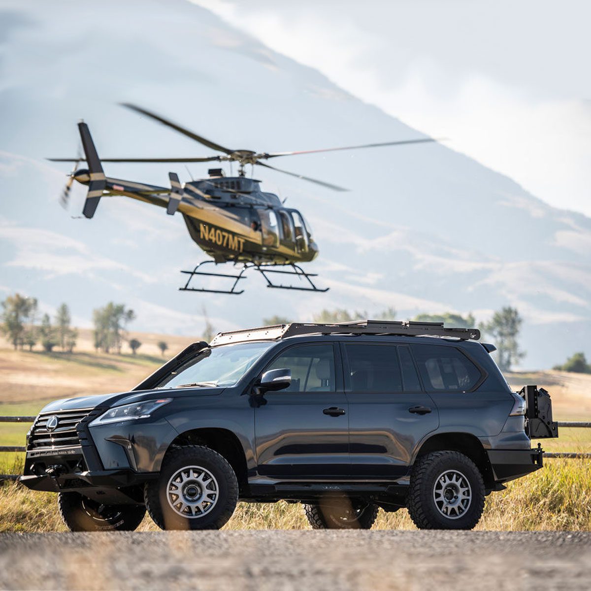 Lexus LX570 Prinsu Roof Rack 2016-2021 Lexus LX570 view 5