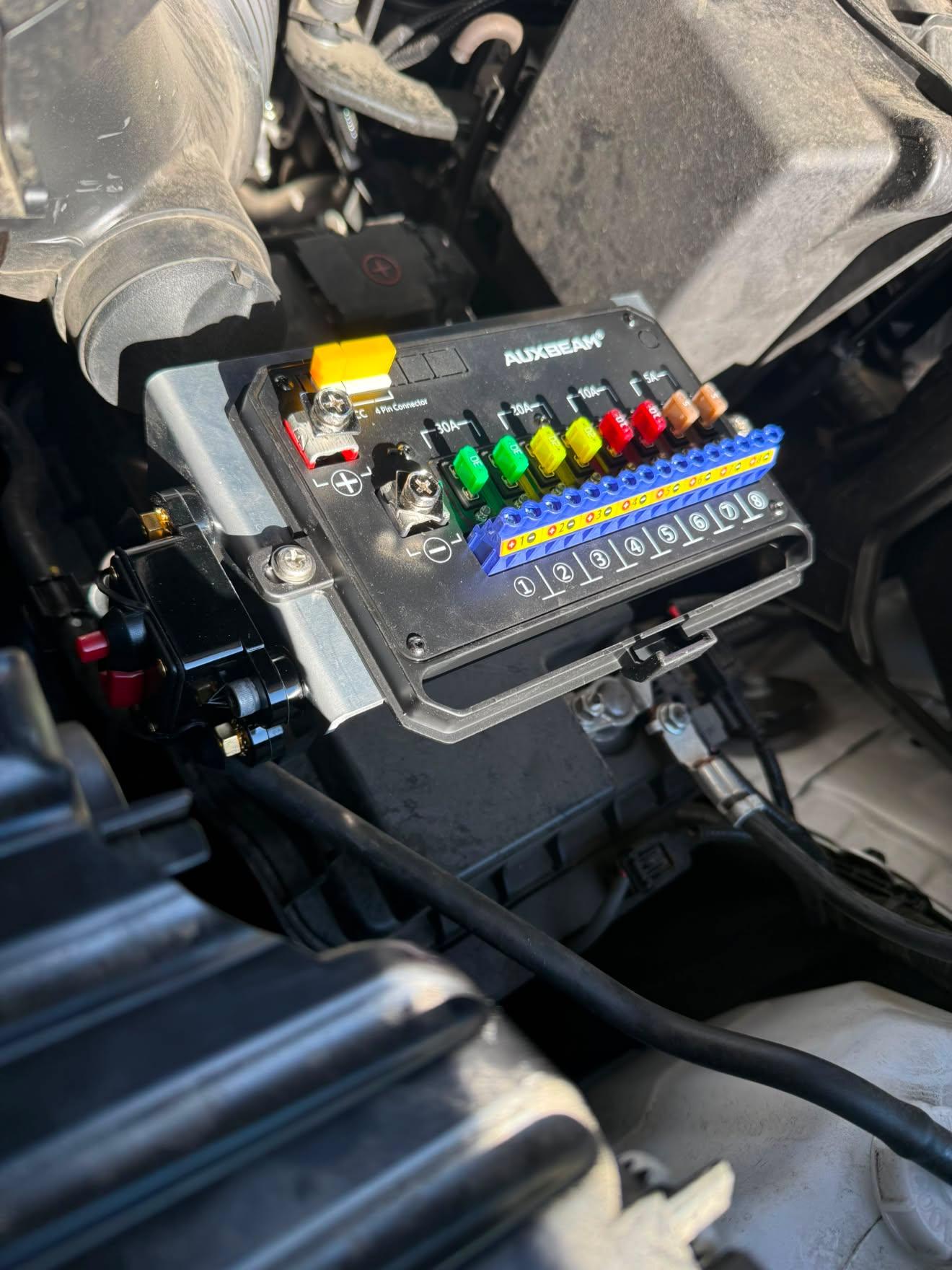 Aux controller bracket / 2023+ Pilot / 2026+ Passport /